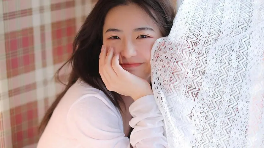 最美大众换人了?MEB首款C级轿车现身,大众ID.AERO重掀美学风暴