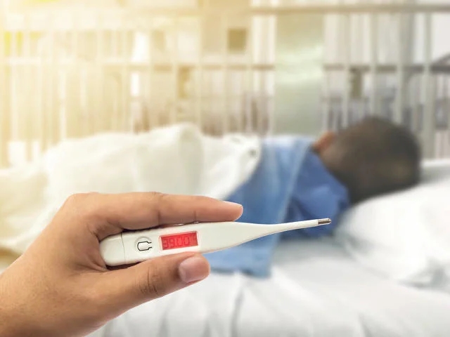广西贺州四年级学生热性惊厥死亡。惊厥与新冠肺炎有关吗?专家回答