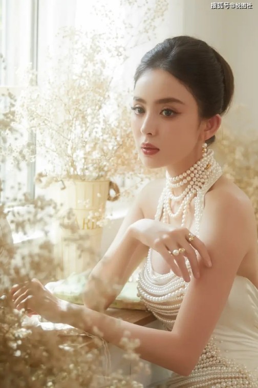 这尺度也敢拍名著？看完这两位澳洲顶流的性张力，我承认先沦陷了