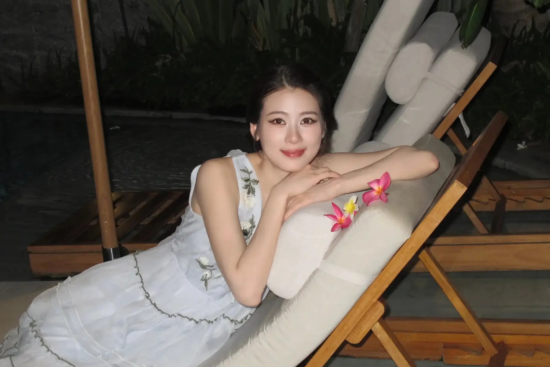 67岁杨丽萍坚守职业自律：轻断食管控体态，永葆18岁舞蹈初心